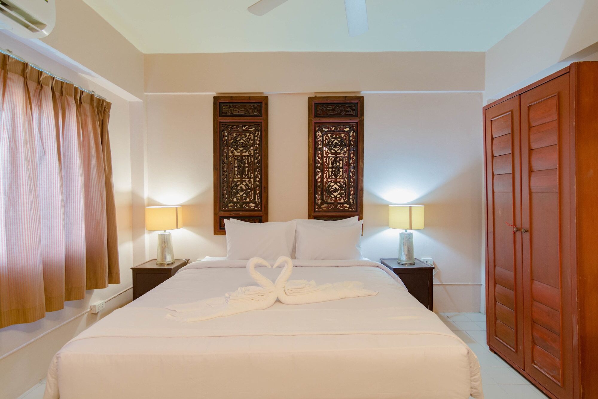 Bed At Beach Hostel Phuket Buitenkant foto