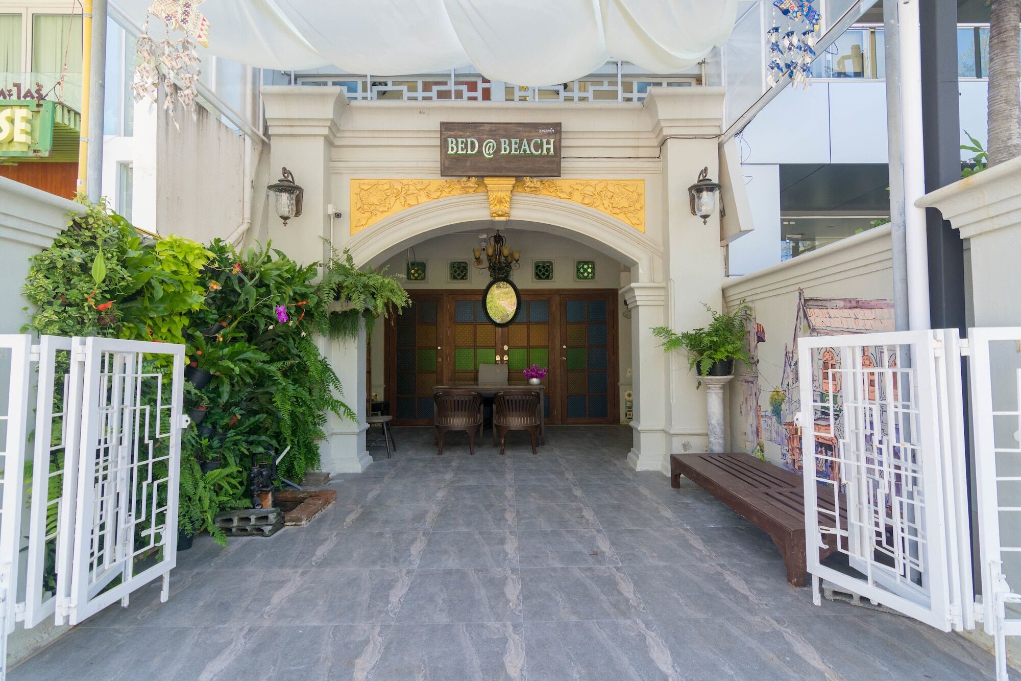 Bed At Beach Hostel Phuket Buitenkant foto