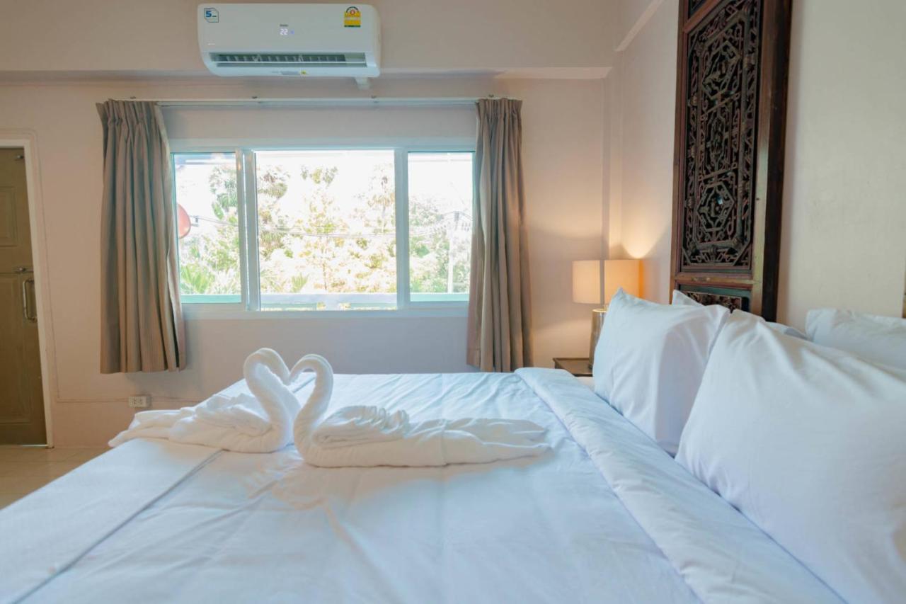 Bed At Beach Hostel Phuket Buitenkant foto