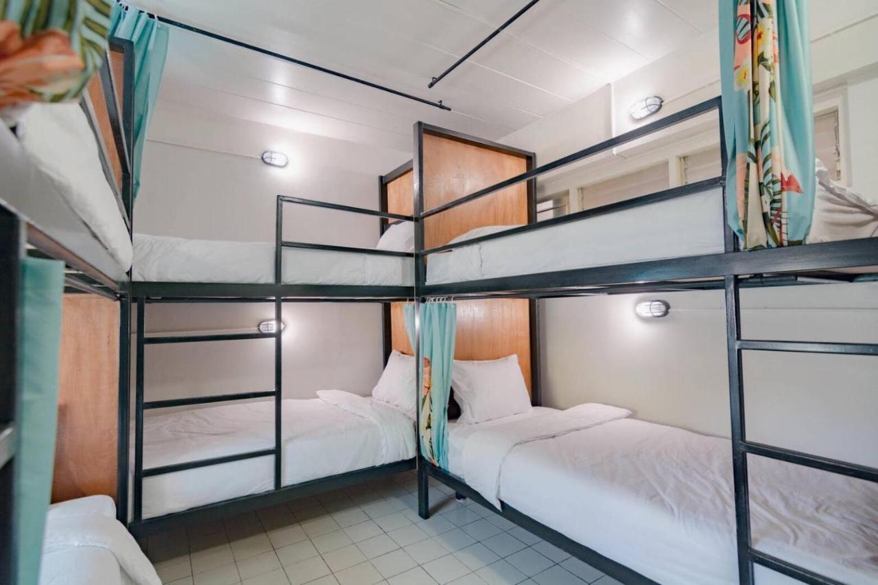 Bed At Beach Hostel Phuket Buitenkant foto